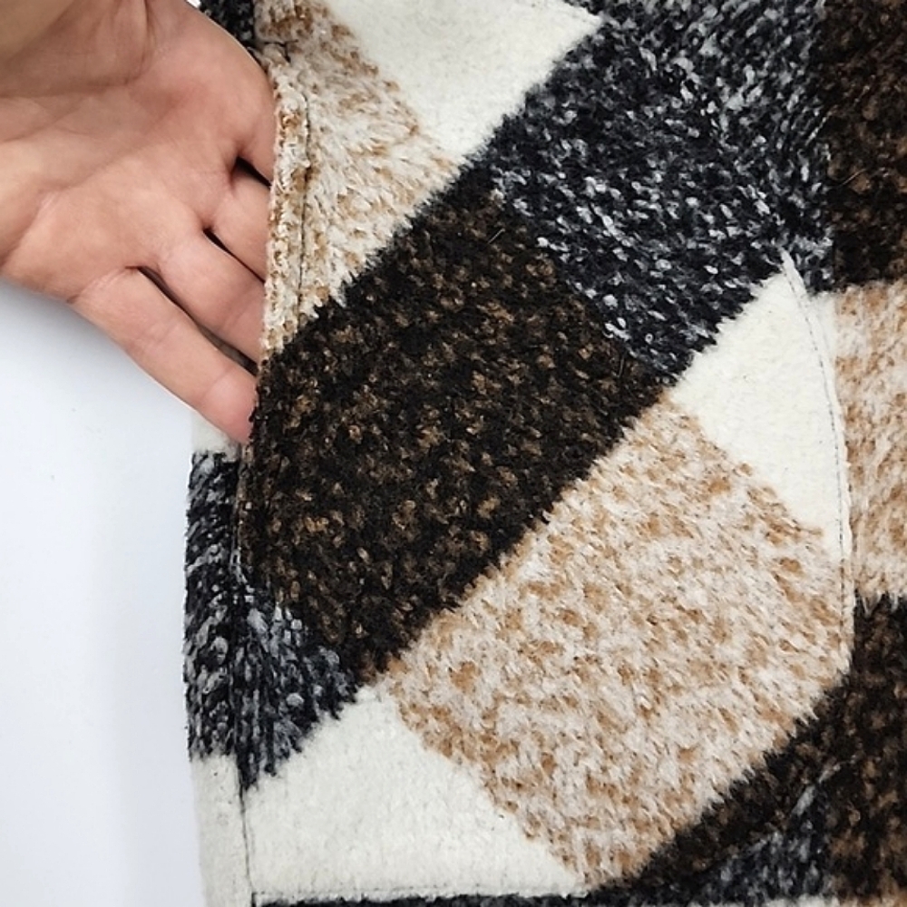 Plaid Women's Jacket - Black, White, Tan - Picture 8 of 16
